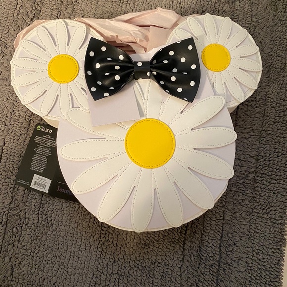Loungefly Disney Minnie Mouse Daisy Bag NEW - Picture 1 of 3